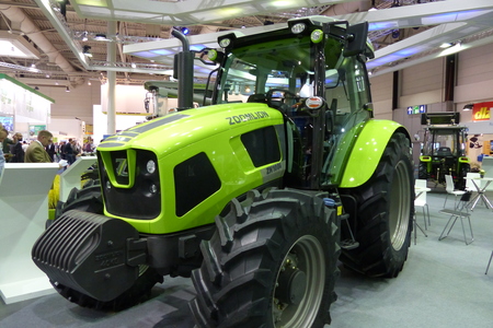Zoomlion propose un tracteur conforme à la norme Tier 4 final.