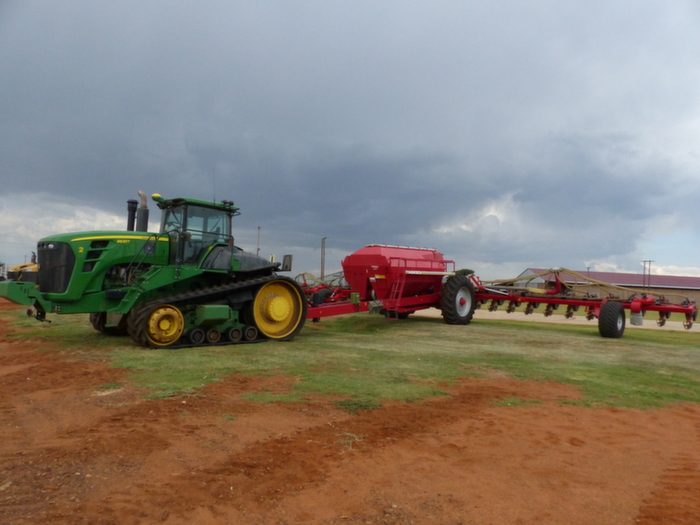 Les tracteurs sont équipés en StarFire pour le guidage et la modulation de l'apport d'engrais