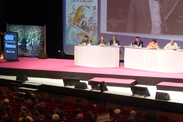 La thématique du 68e congrès de la FNSEA qui se tient à Biarritz du 25 au 27 mars, s'interroge sur la voie à suivre pour « renforcer la professionnalisation des métiers de l'agriculture ». © A. Delest / GFA