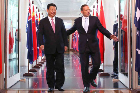 Le président chinois Xi Jinping et le Premier ministre australien Tony Abbott le jour de la signature de l'accord de libre-échange Chafta.  Photo : www.pm.gov.au
