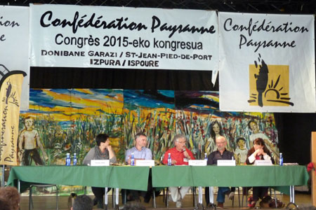 Au centre, Jean-Christophe Kroll lors du congrès de la Confédération paysanne - A.Delest/GFA