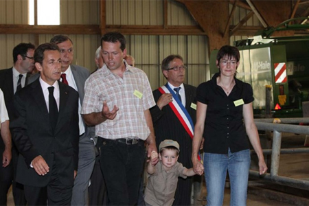 Sarkozy dans l'Aveyron : le président une nouvelle fois confronté aux difficultés des agriculteurs. ©  Présidence de la République - L. Blevennec