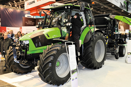 Tracteur Deutz-Fahr série 5 pour l'élevage au Sima 2013