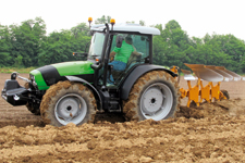 Tracteur : le Deutz-Fahr Agrofarm TTV soigne le confort de conduite