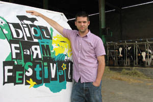 Olivier Giroud fait découvrir l'agriculture lors du Biol Farm Festival organisé sur la ferme familiale.