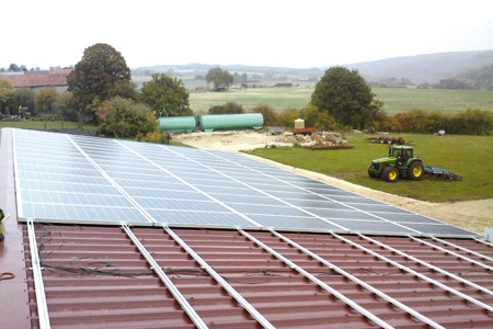 Photovoltaïque: en Côte-d'Or, le solaire en soutien au parc de bâtiments de stockage. Photo: GFA