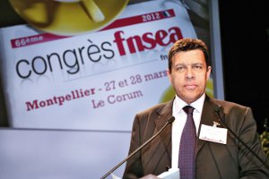 Election présidentielle : Sept candidats s'expriment devant les agriculteurs à Montpellier (Xavier Beulin, président de la FNSEA, le 28 mars 2012 - © P. Parrot)