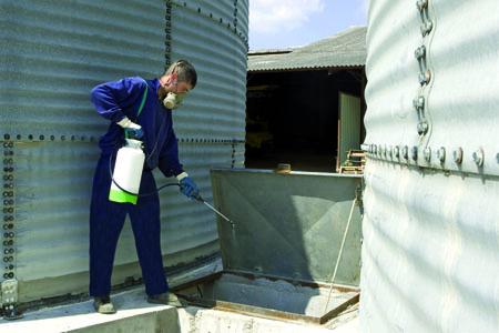 Moisson  : derniers préparatifs au silo - Photo : Thiriet