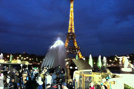 Le Trocadéro et la tour Eiffel à Paris, le 13 avril 2012 - première édition de la Nuit Verte (© Gramat)